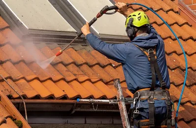 Démoussage et hydrofuge de toiture à Estrées